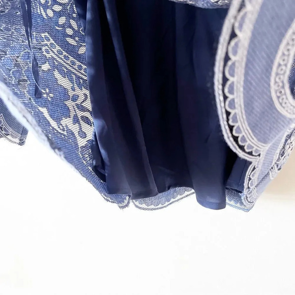 HD in Paris Anthropologie Blue Lace Blouse with Tank Size 4 Dark Ocean Dress Top - Picture 6 of 7